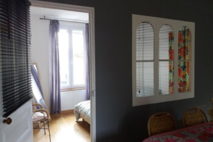 Room 12 of 28