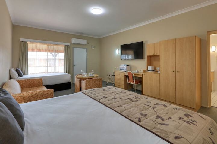 Room 16 of 43