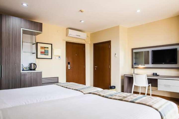Room 12 of 31