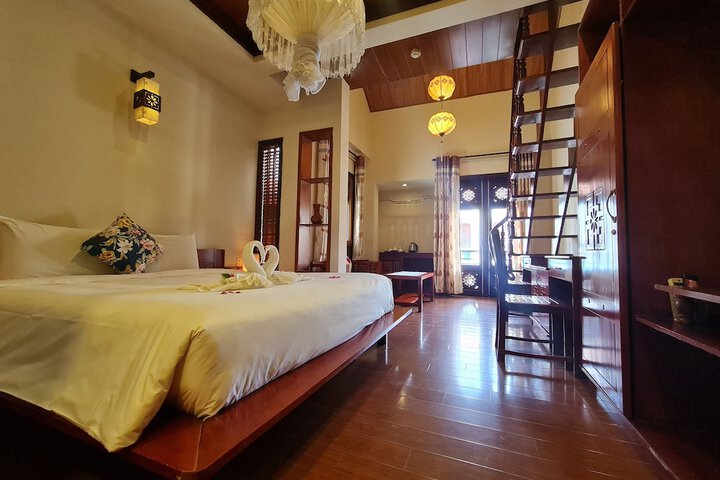 Room 10 of 34