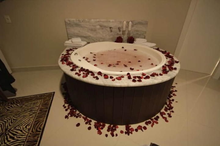 Hot Tub 44 of 58