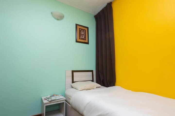 Room 12 of 19