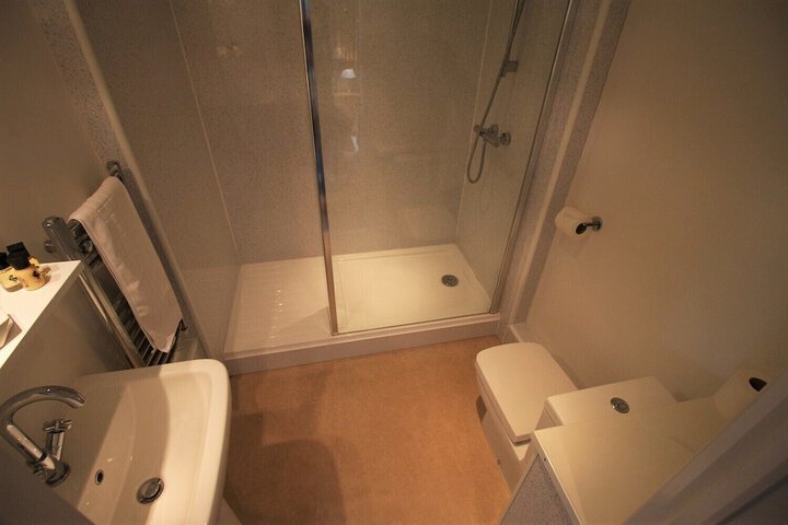 Room 14 of 36