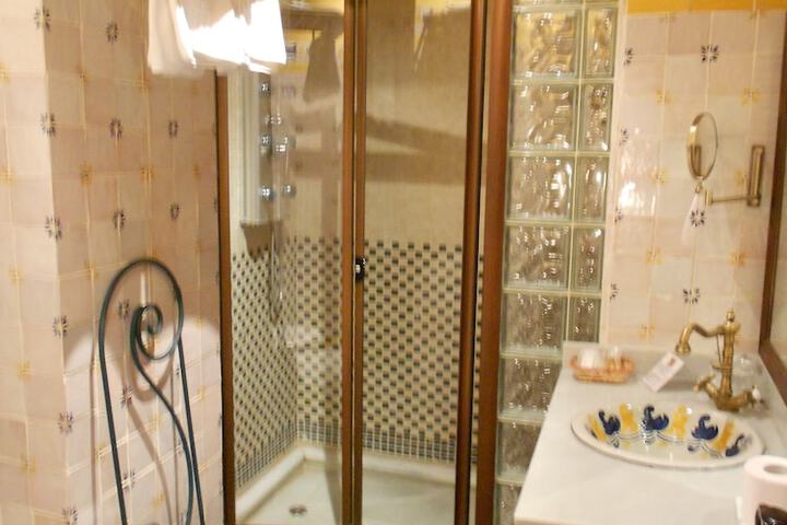 Room 20 of 31