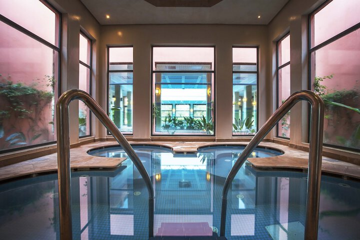 Pool 95 of 125