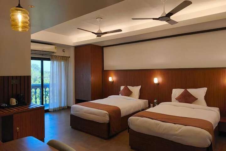Room 8 of 13