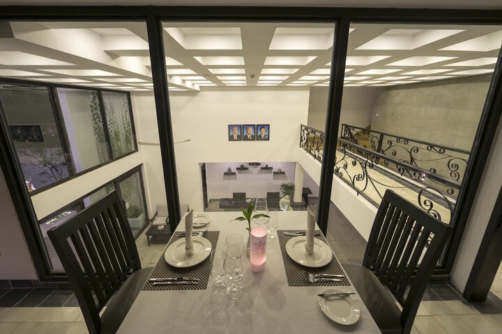 Dining 40 of 80