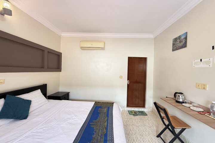 Room 8 of 62