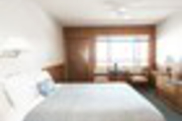 Room 35 of 510