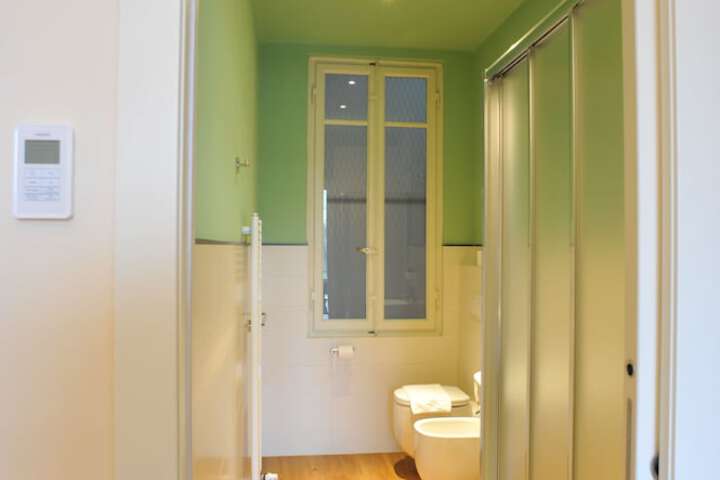 Room 12 of 18