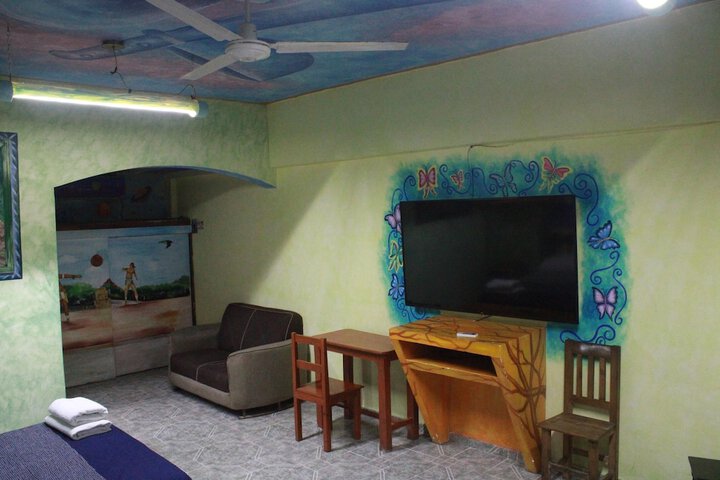 Room 8 of 11