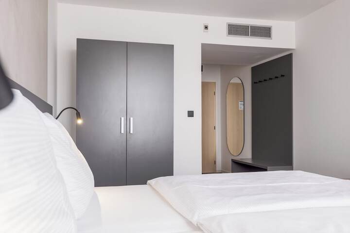 Room 18 of 53