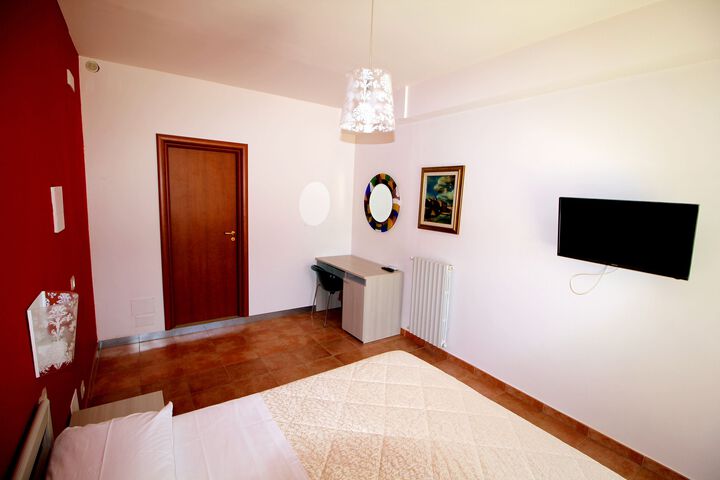 Room 8 of 11