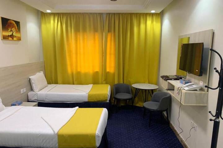 Room 4 of 6