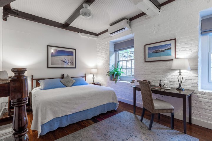 Room 21 of 115