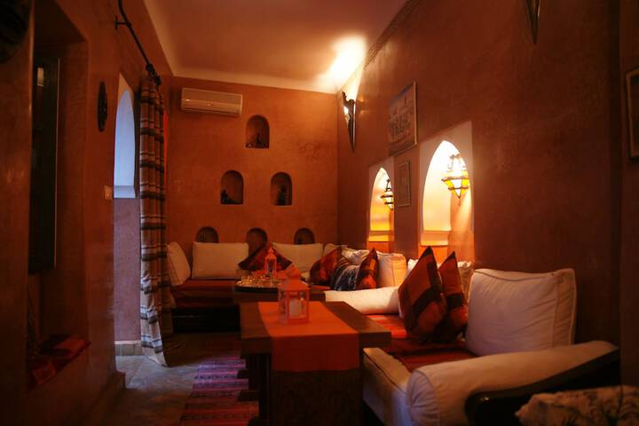 Entrance & Lobby