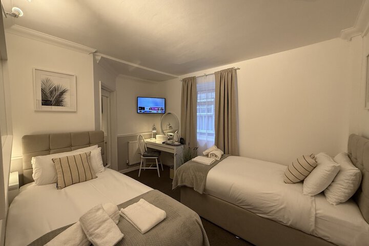 Room 5 of 72