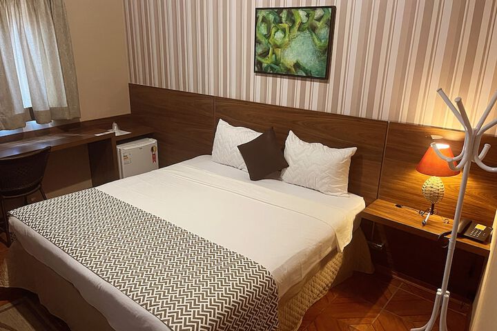 Room 17 of 40