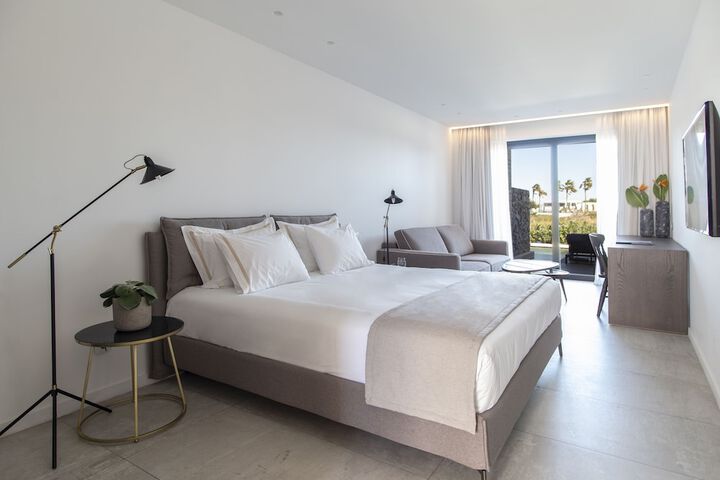 Room 21 of 178