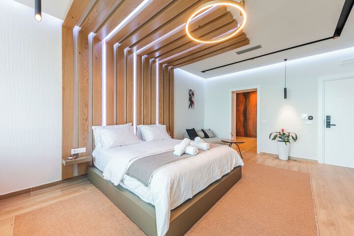 Room 25 of 43