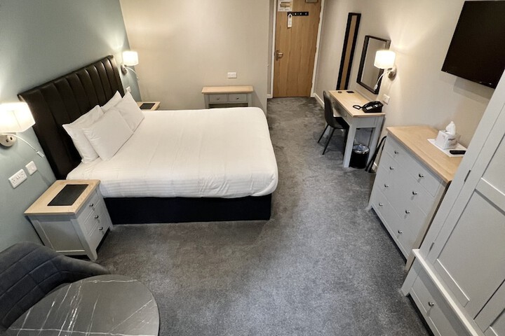 Room 17 of 116