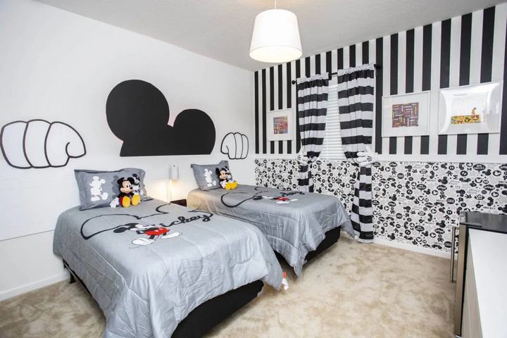 Room 4 of 28