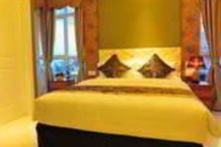 Room 10 of 27