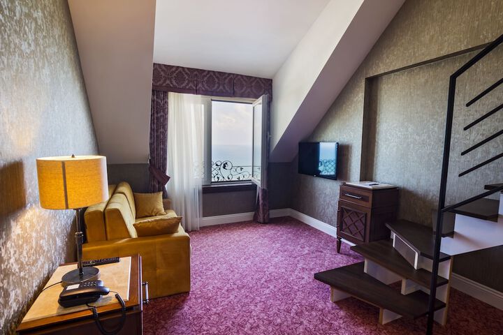 Room 12 of 39