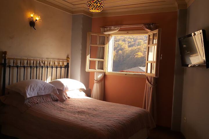 Room 34 of 446