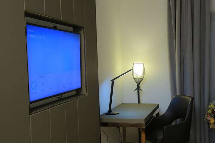 Room 19 of 33