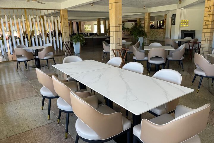 Dining 67 of 77