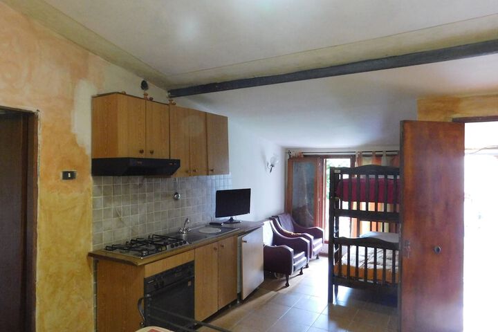 Room 5 of 115