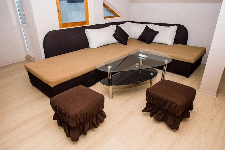 Room 3 of 12