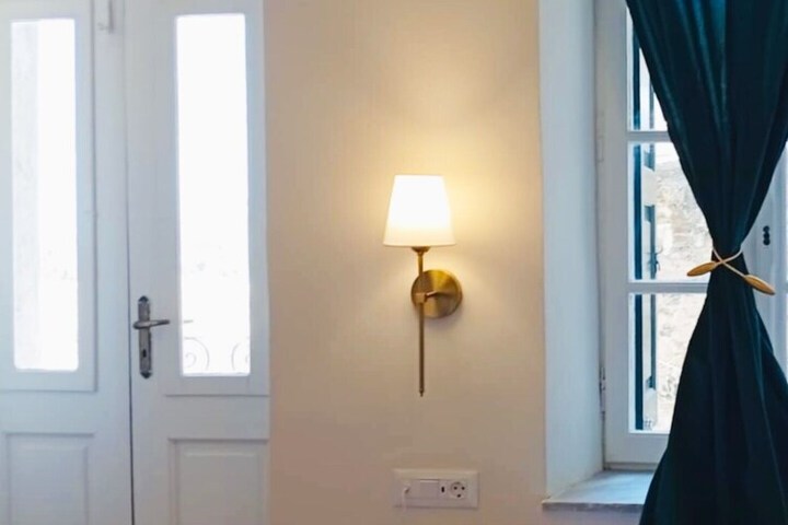 Room 10 of 77