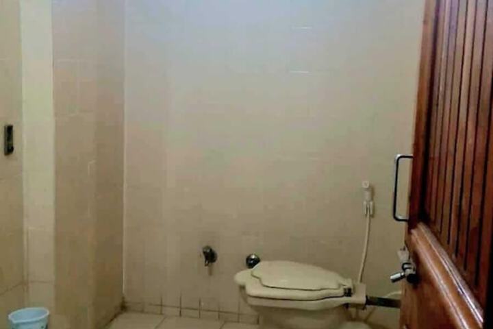 Room 42 of 61