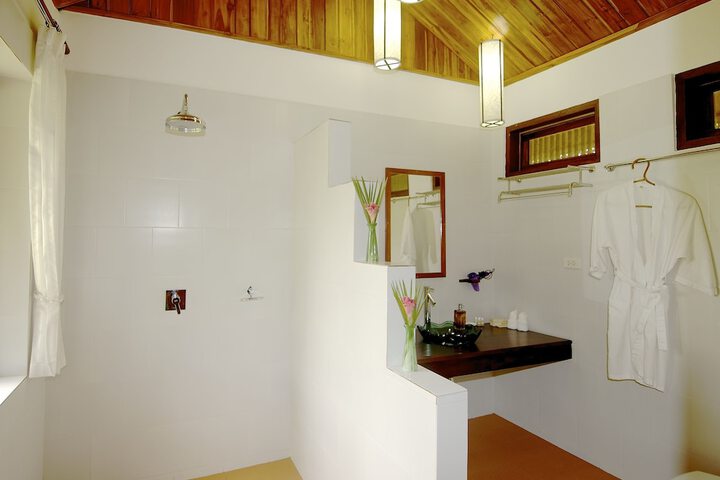 Room 104 of 277