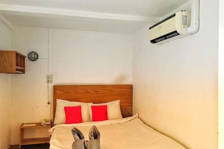 Room 3 of 20