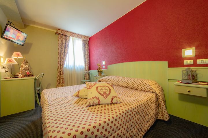 Room 7 of 45