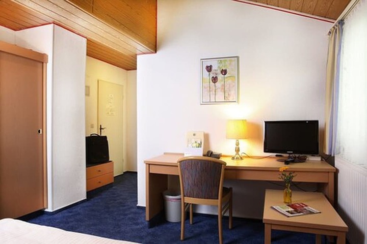 Room 12 of 49