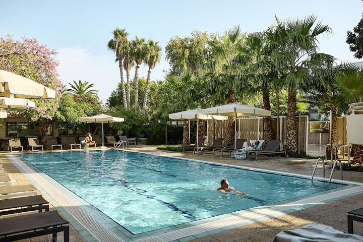 Pool Hotel