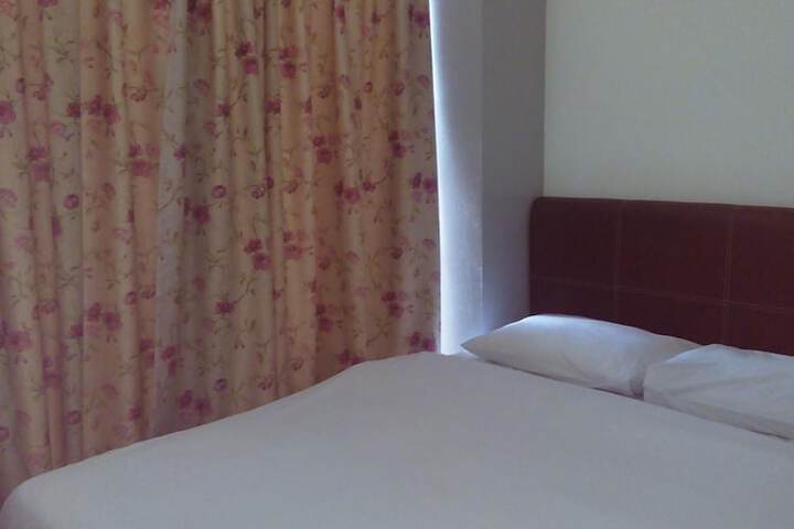 Room 13 of 30
