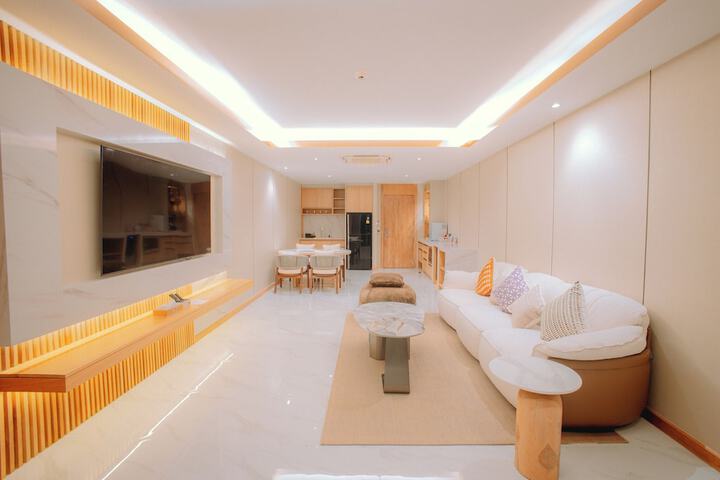 Room 77 of 165