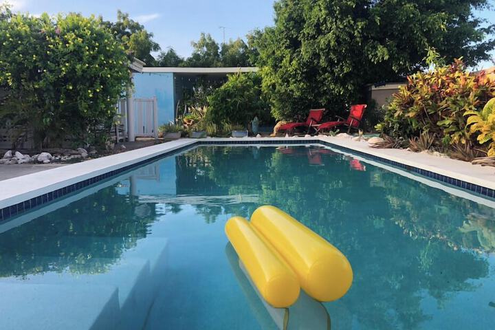Pool 42 of 44