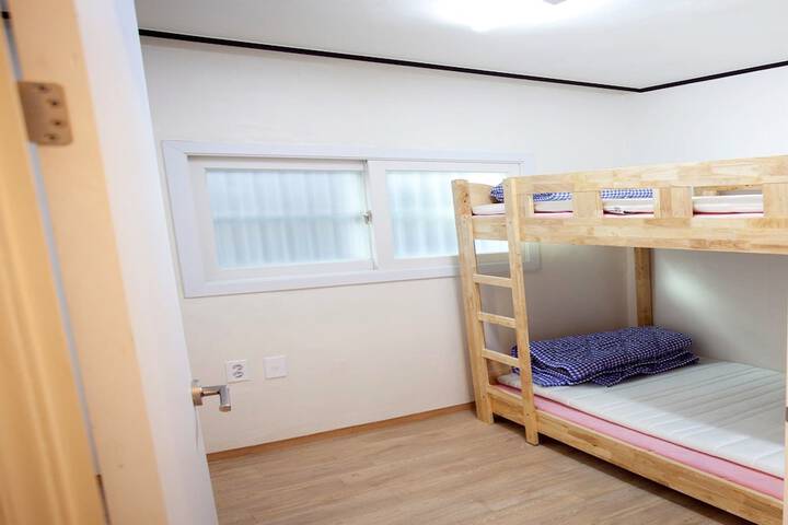 Room 15 of 46