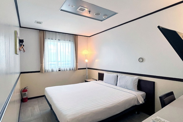 Room 15 of 49