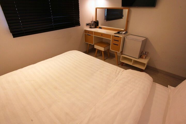 Room 60 of 198