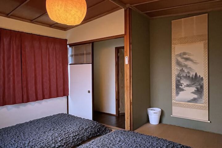 Room 8 of 51