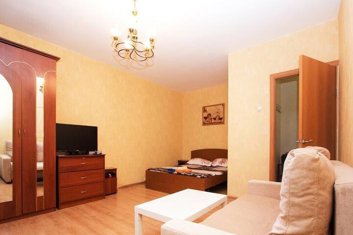 Room 4 of 16