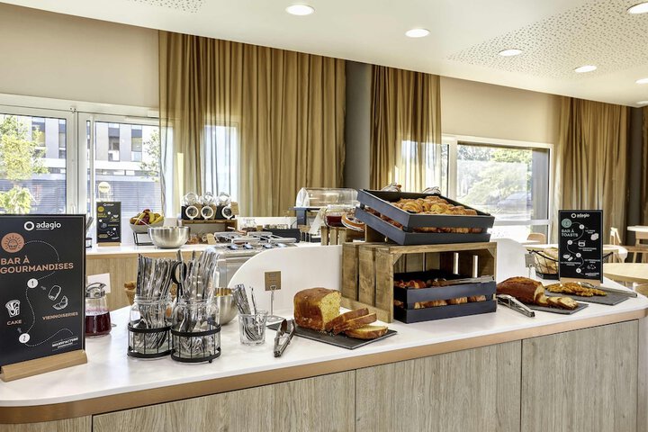 Breakfast/Coffee Service 39 of 55