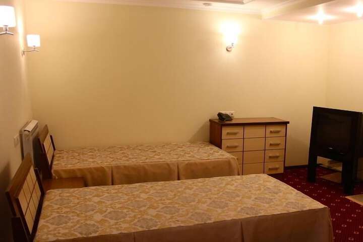 Room 14 of 48